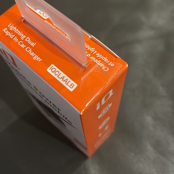 NWT - Car phone charger - Picture 5 of 5